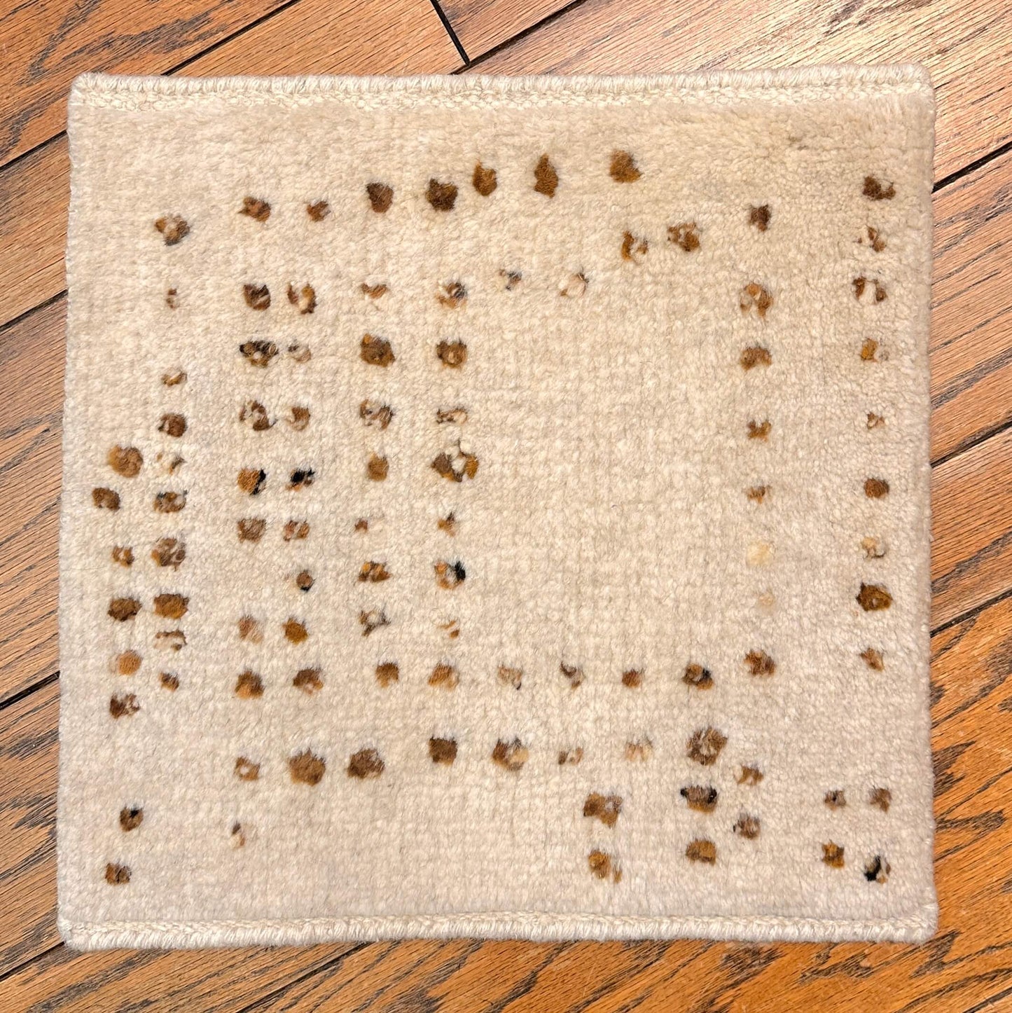 Moroccan-Style wool 18"x18" square (ivory/brown)