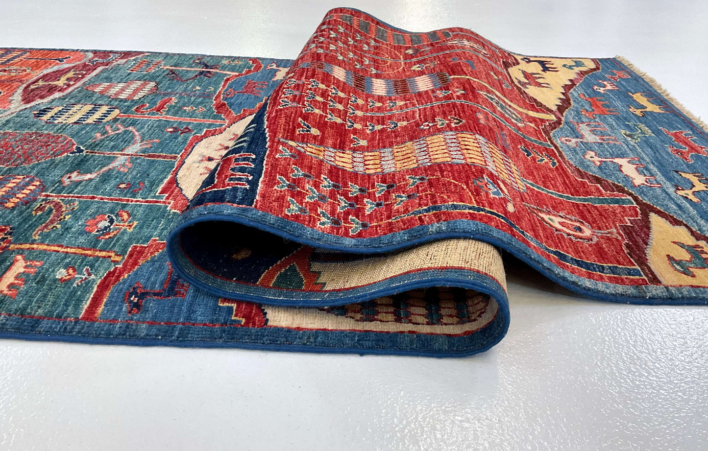 Scenic Tree of life 2'11"x11'06" multi/blue