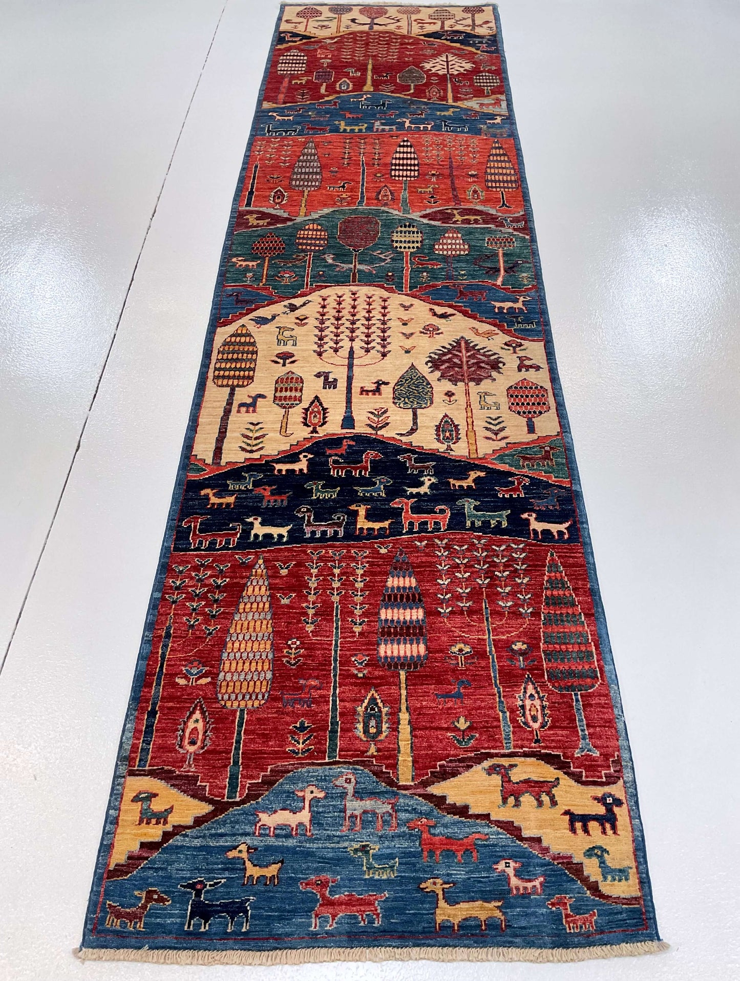 Scenic Tree of life 2'11"x11'06" multi/blue