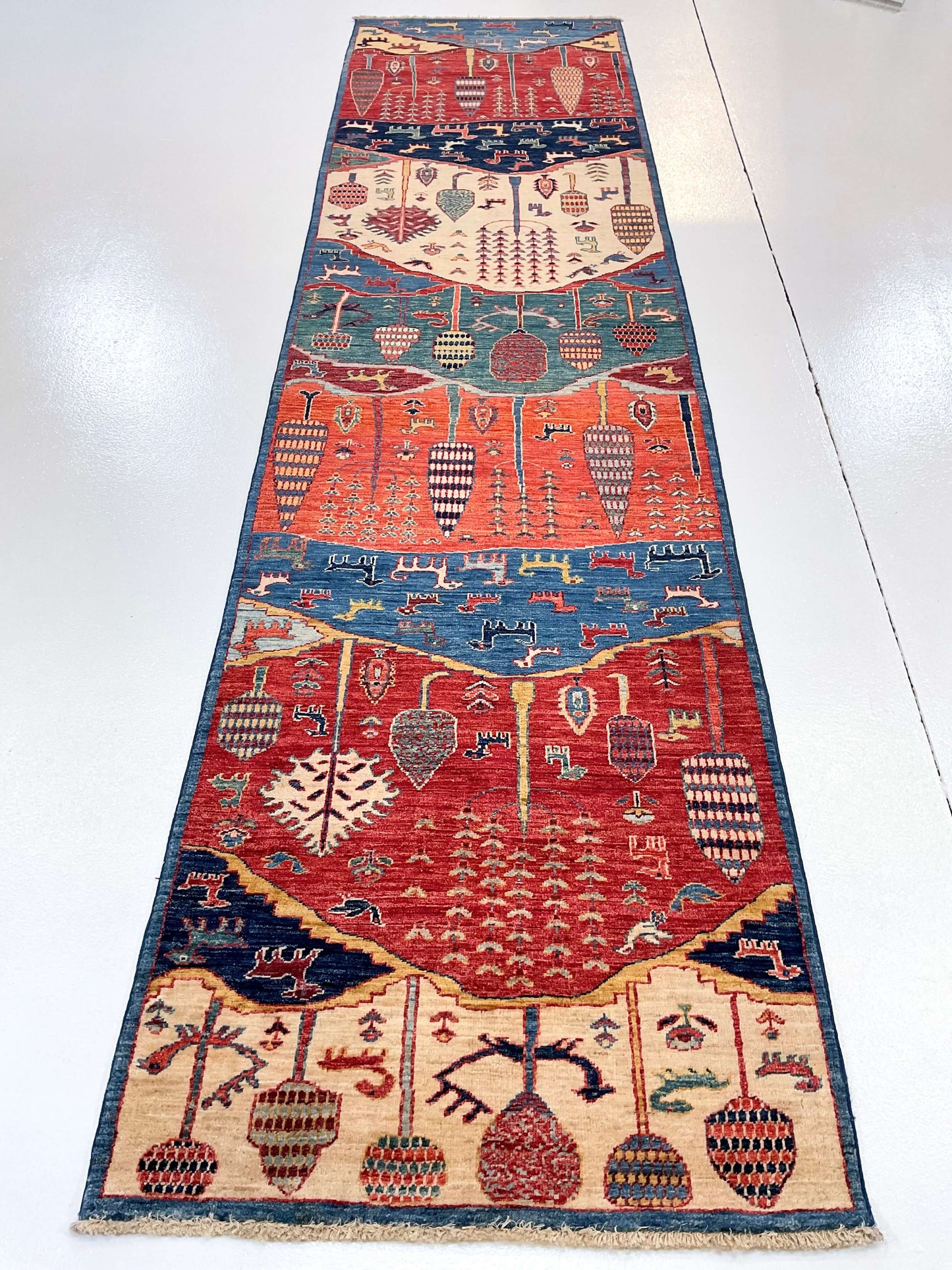 Scenic Tree of life 2'11"x11'06" multi/blue