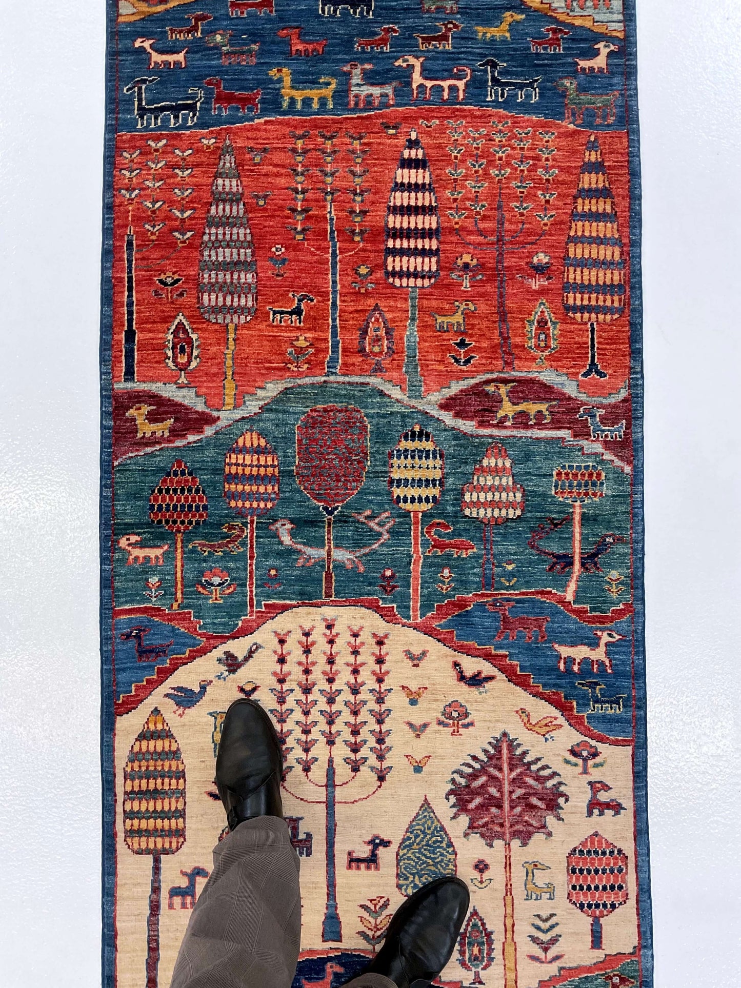 Scenic Tree of life 2'11"x11'06" multi/blue