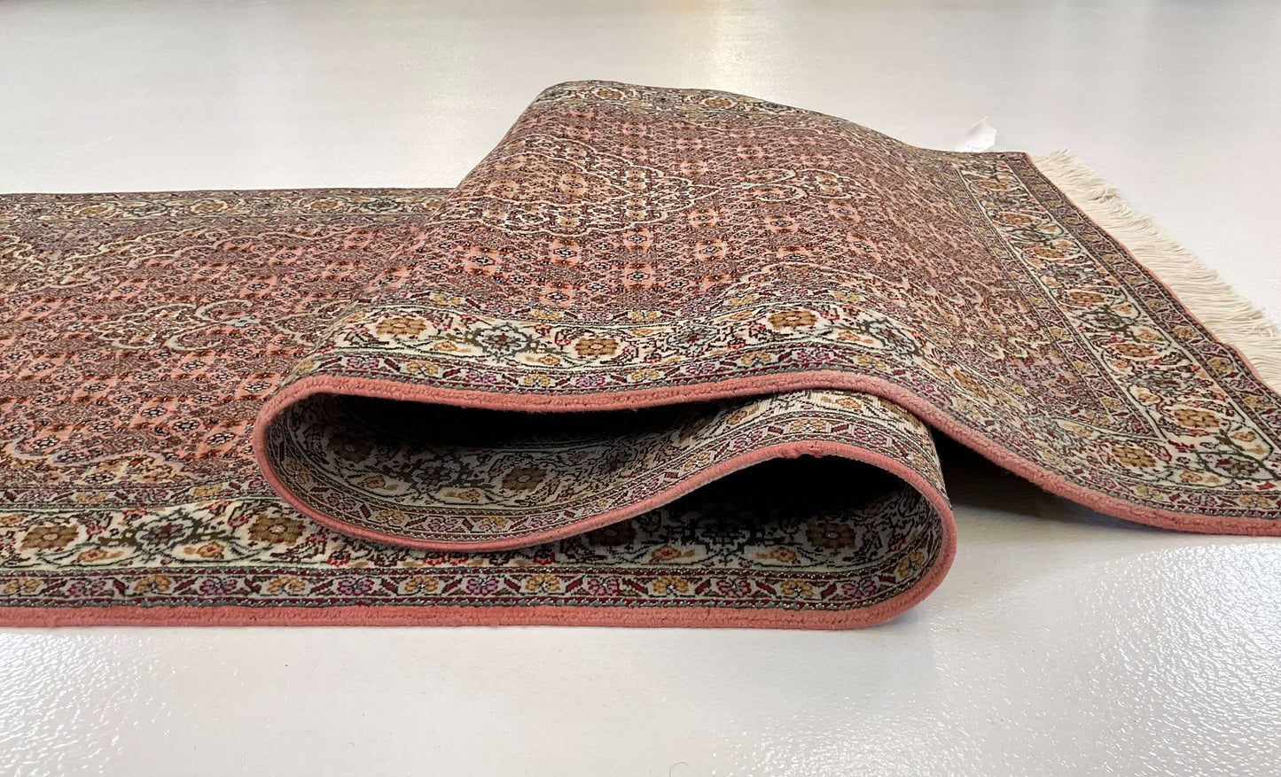 Tabriz Medallion 2'09"x10'02" pch/ivo