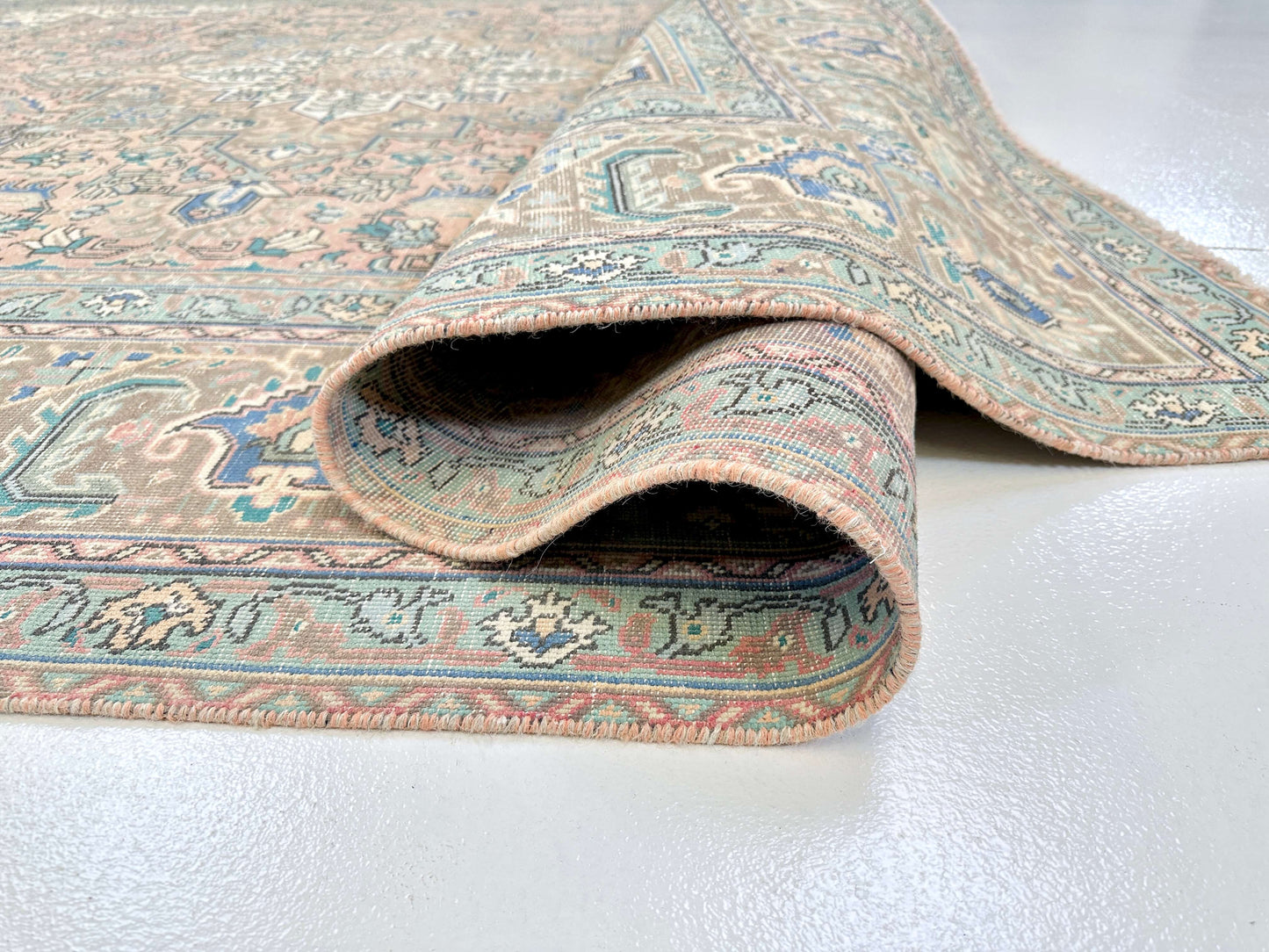 Antique-washed Persian 9'03" x 12'04" pink/aqua