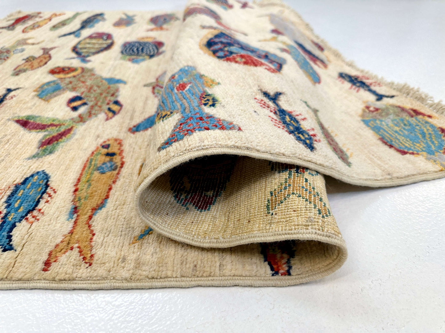 Ariyana-Oceanic Fish (3'04"x4'05") ivory/multicolor