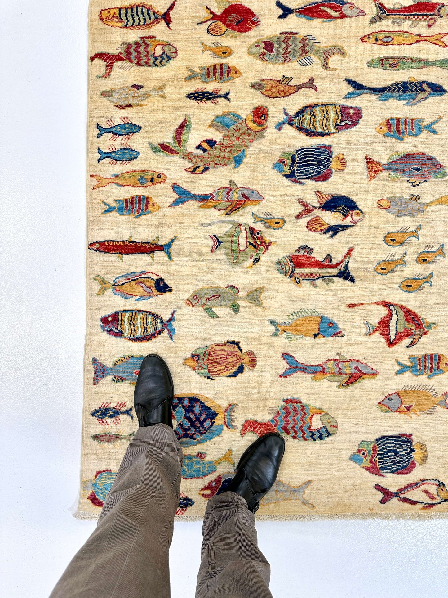 Ariyana-Oceanic Fish (3'04"x4'05") ivory/multicolor