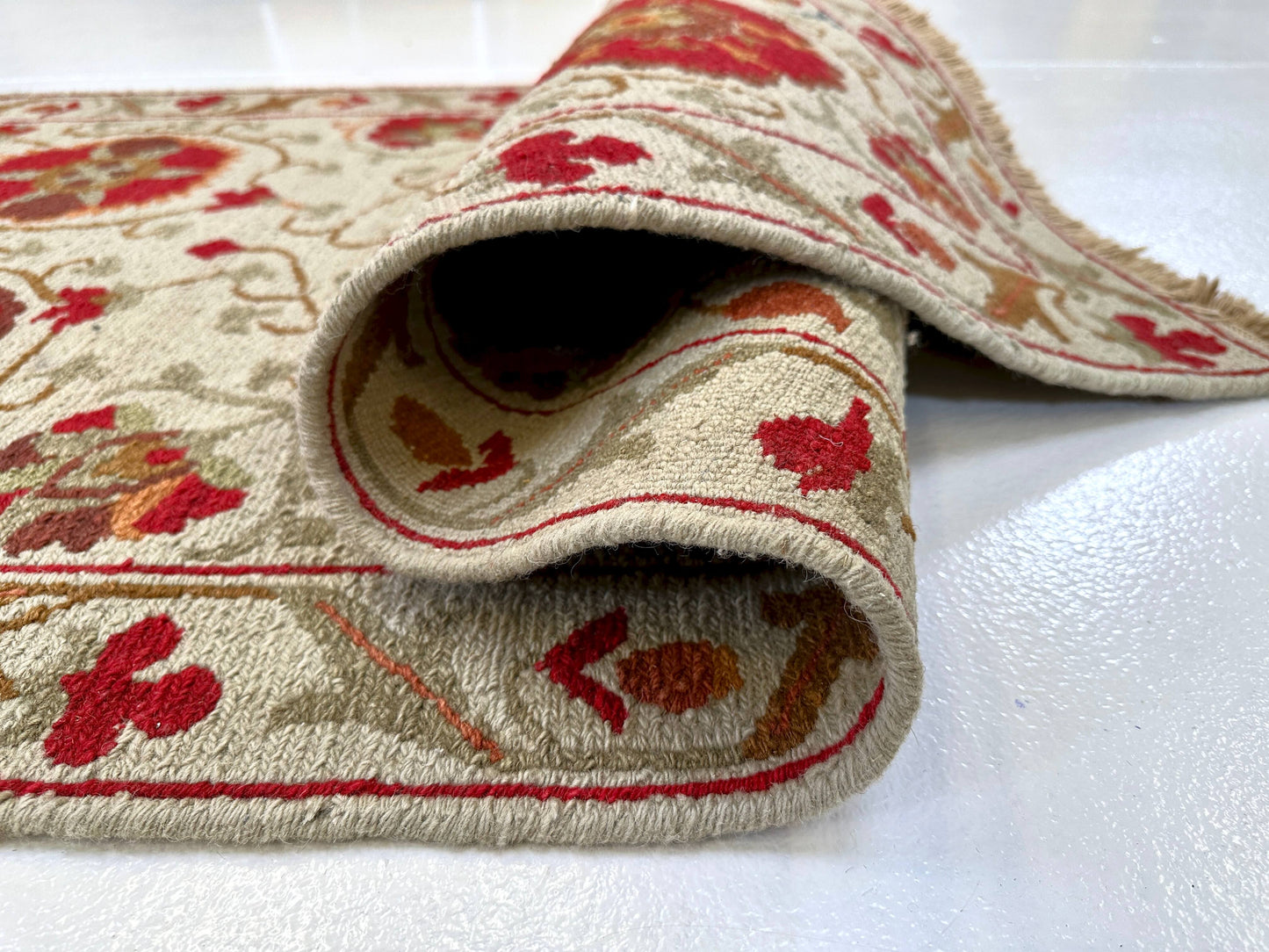 Reversible/2-Sided Soumak Flat Weave (3x10 Runner) ivory/red