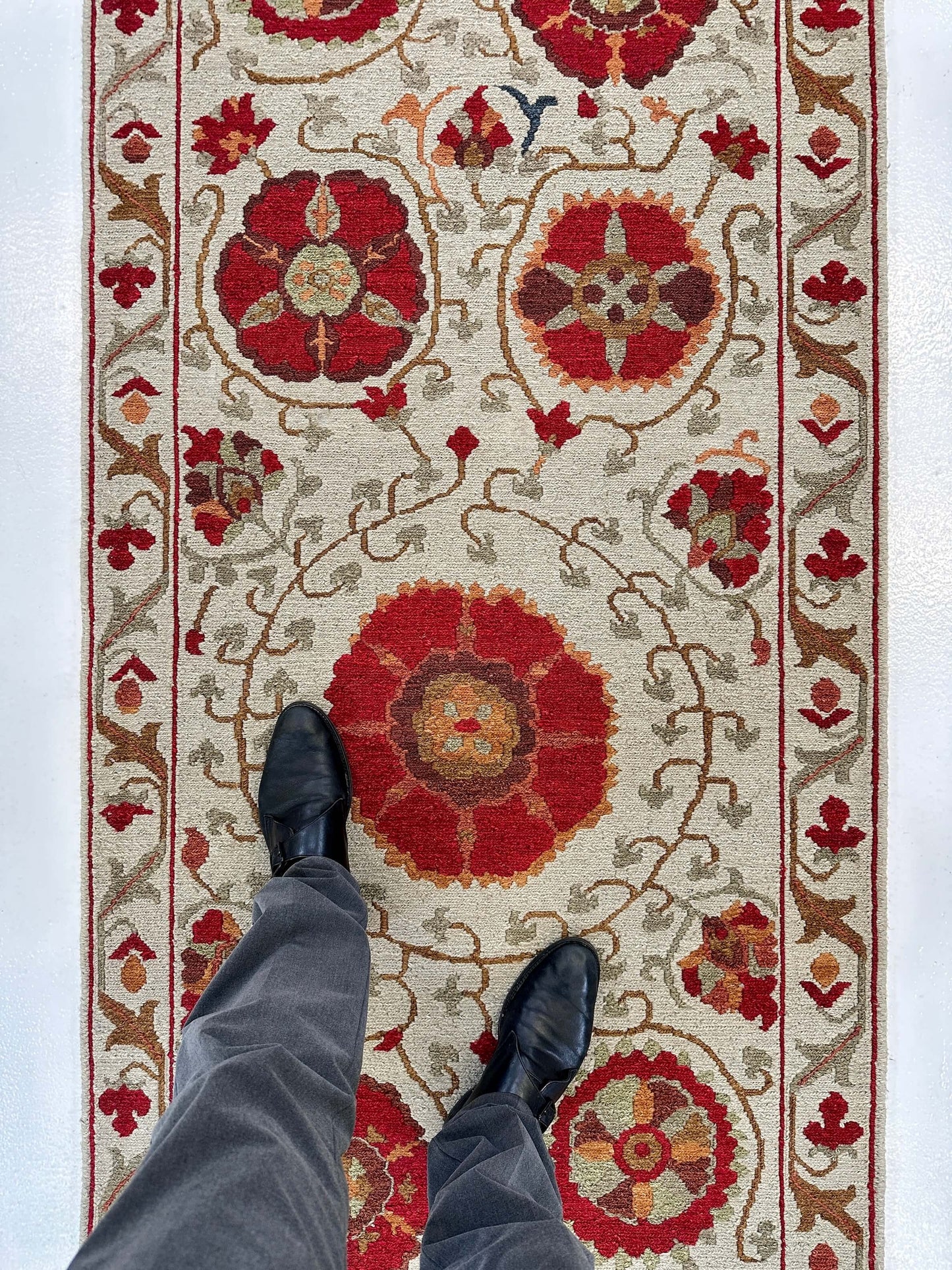 Reversible/2-Sided Soumak Flat Weave (3x10 Runner) ivory/red