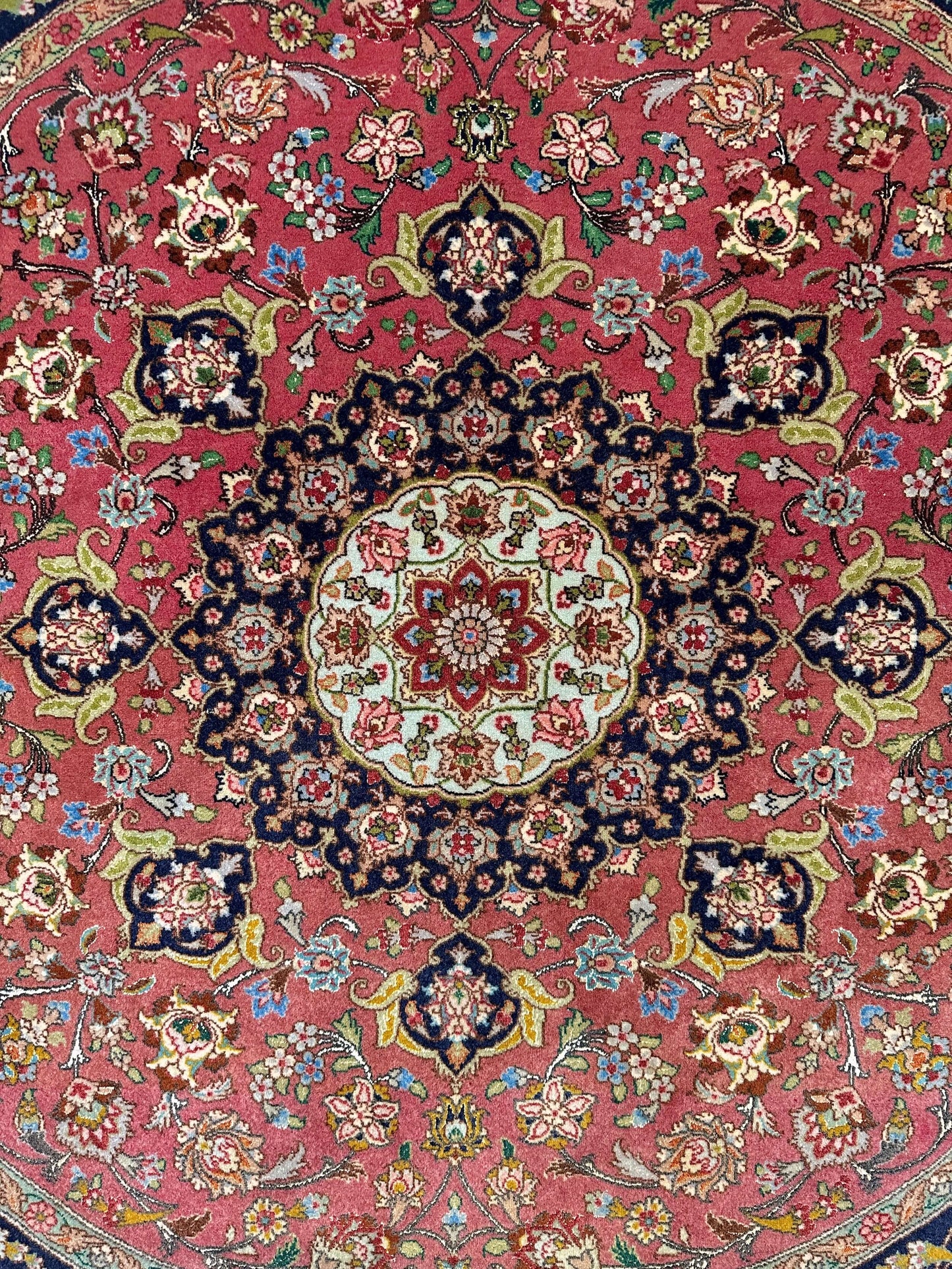 Vintage Persian Tabriz Wool/Silk (4'10"Round) dk.rose/black