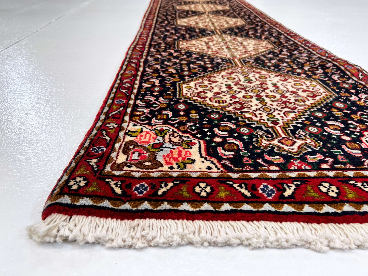 Bijar Medallion/Herati 1'09"x7'08" blu/red