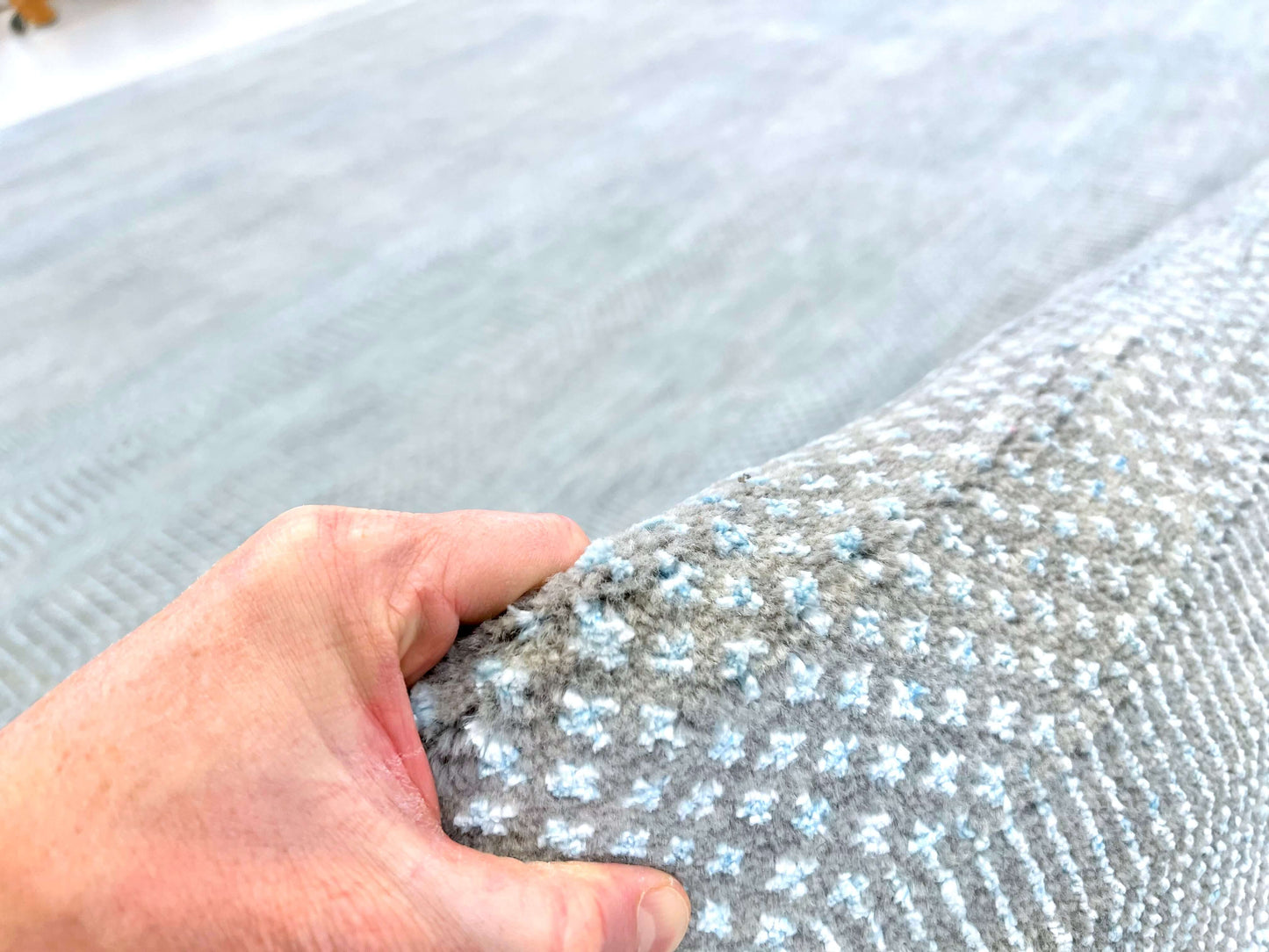 Grass design 9'01"x12'02" light blue/gray