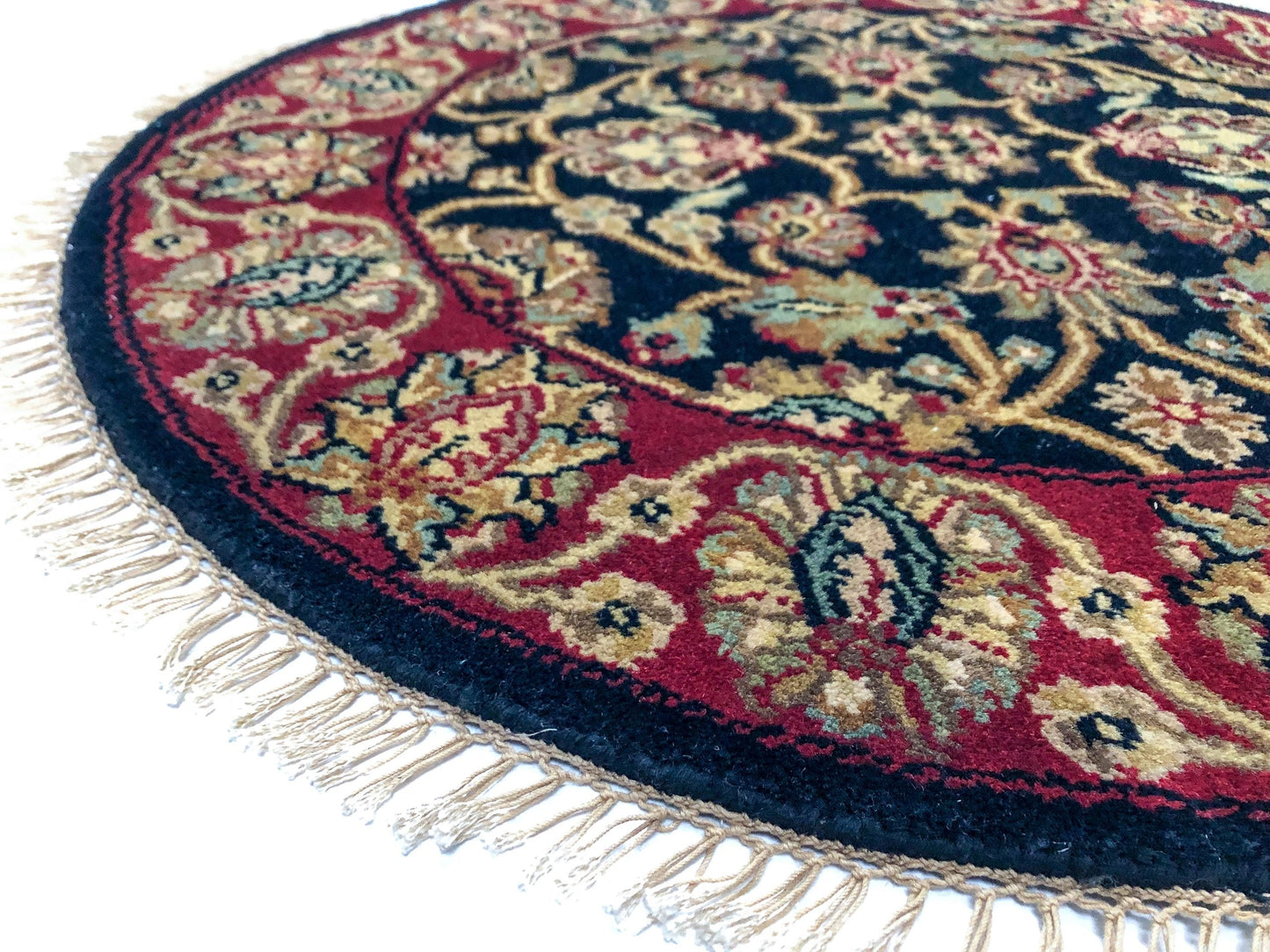 Indo-Persian blk/dkred 3' Round