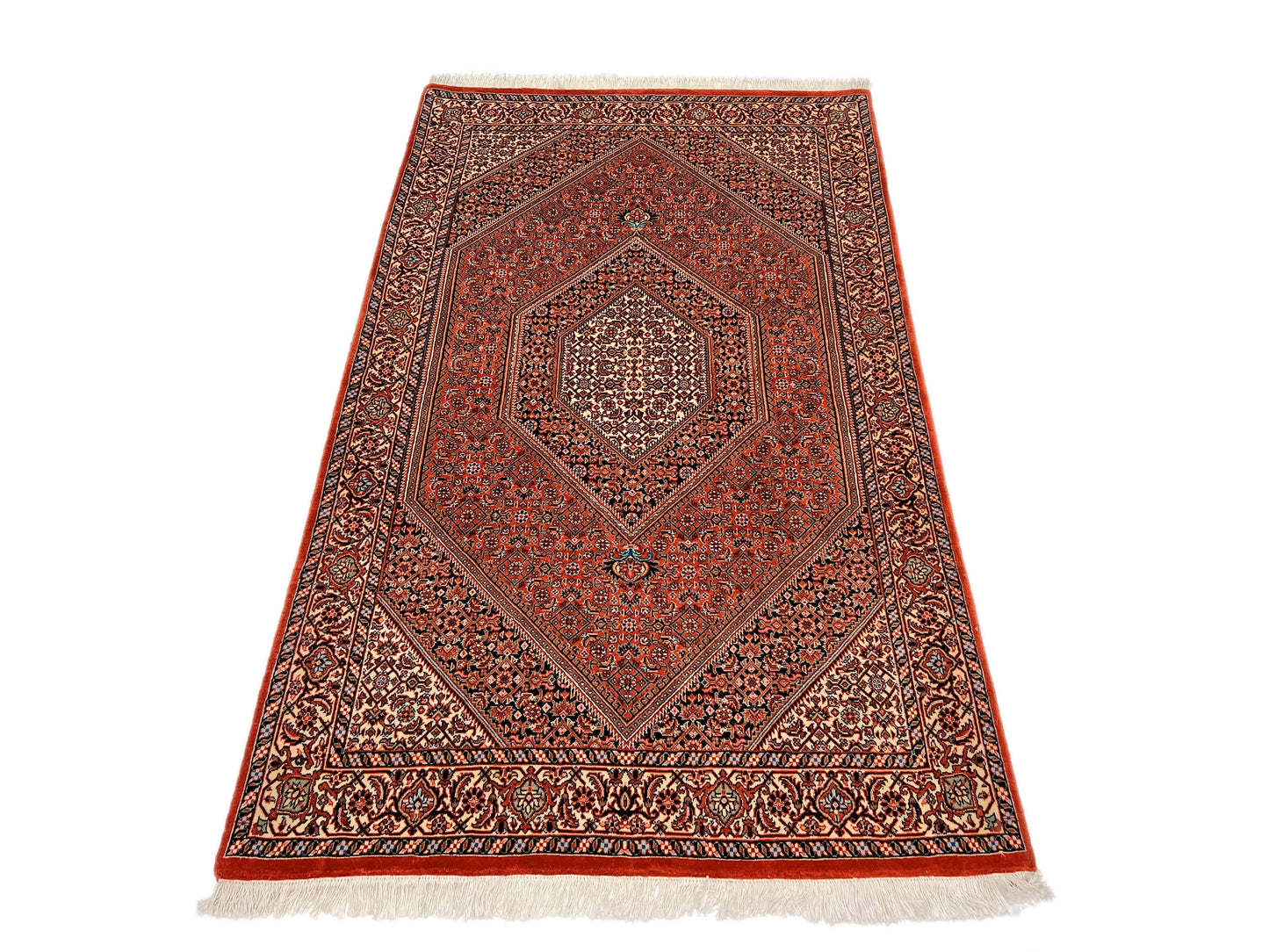 Bijar Medallion w. silk 3'07" x 6'00" red/ivo