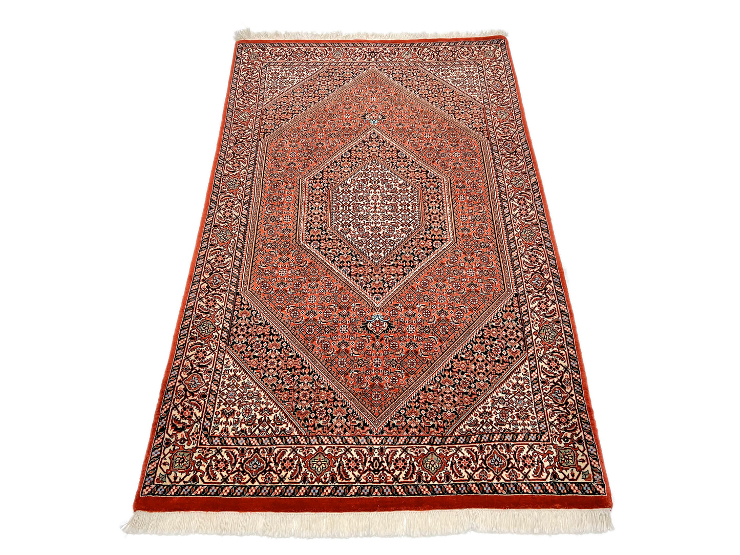 Bijar Medallion w. silk 3'07" x 6'00" red/ivo