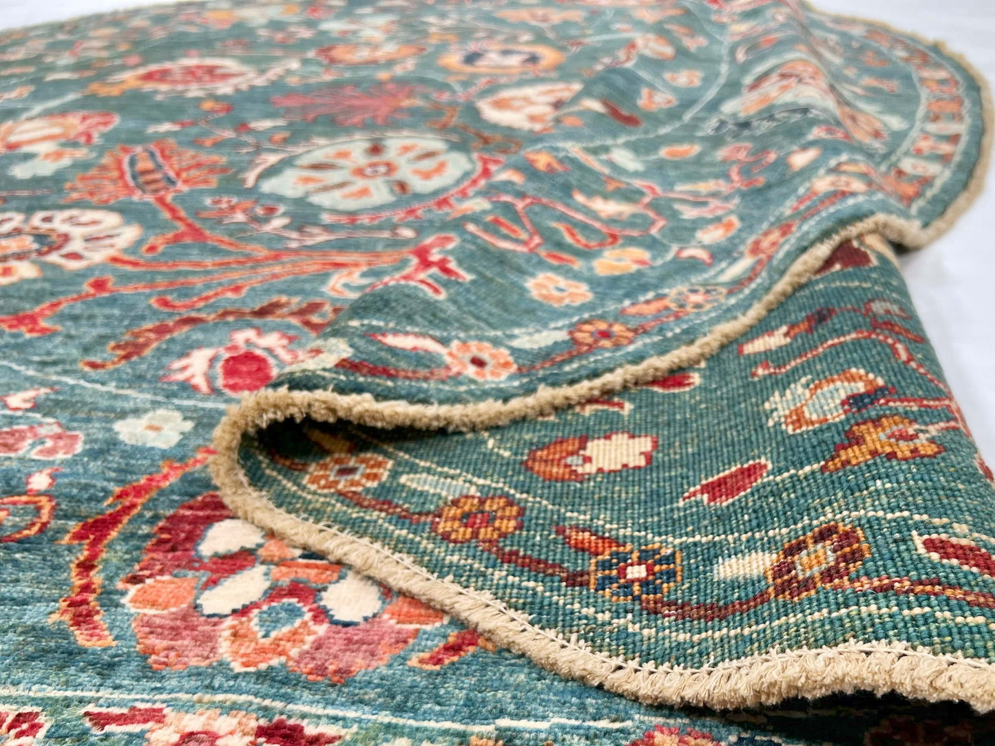 Ariana (5'10" Round)